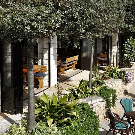 San Rocco Lumbarda Guest house